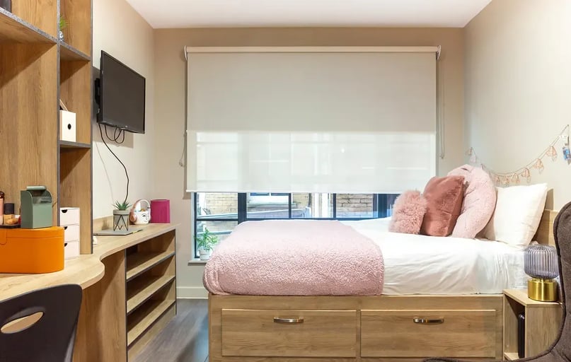 Large Studio, St Peter's Hall, Hinton Road, City Centre, Bournemouth - Image 1