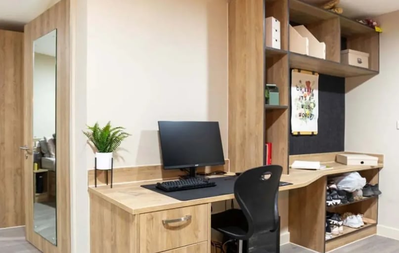 Basement Studio Plus, St Peter's Hall, Hinton Road, City Centre, Bournemouth - Image 1