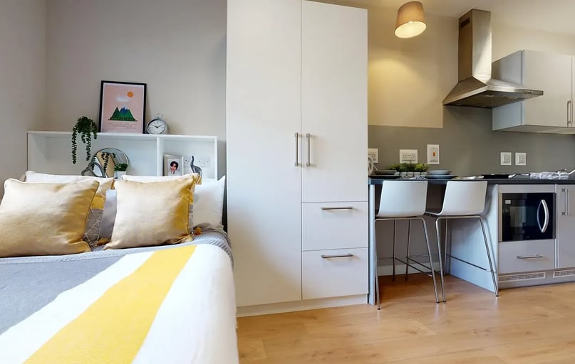 Premium Studio, Centro House, Wellgreen Place, City Centre, Stirling - Image 1