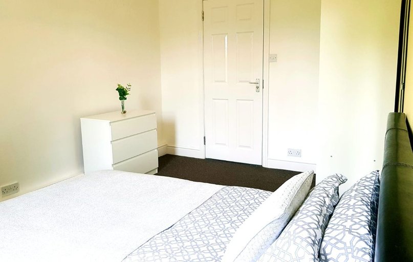 Room 4, 343a Aigburth Road, Aigburth, Liverpool - Image 1