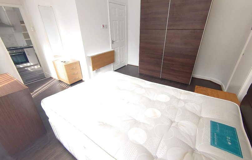 Fairfield, Liverpool - Image 1