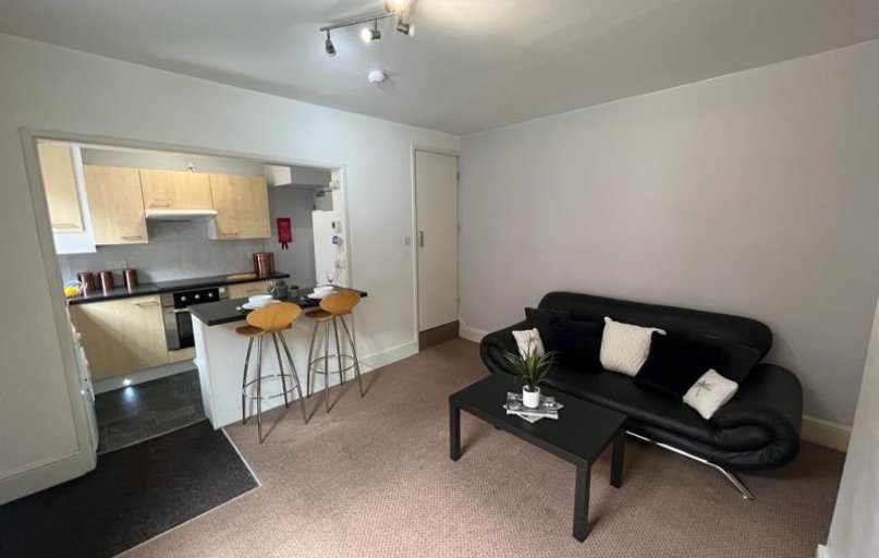 Glebe Avenue, Kirkstall, Leeds - Image 1