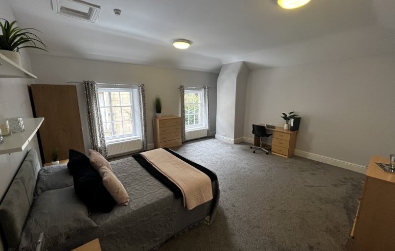24 Cumberland Road, Hyde Park, Leeds - Image 1