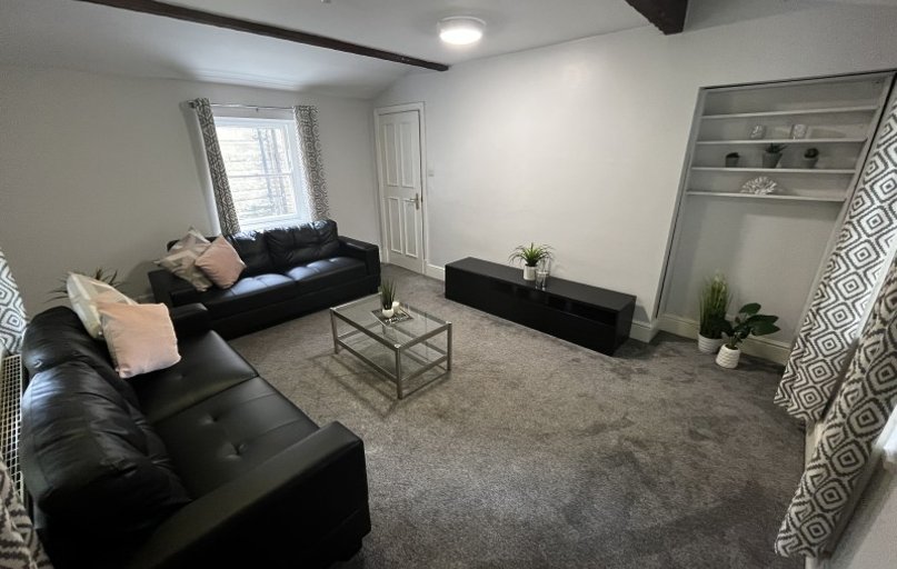 24 Cumberland Road, Hyde Park, Leeds - Image 1
