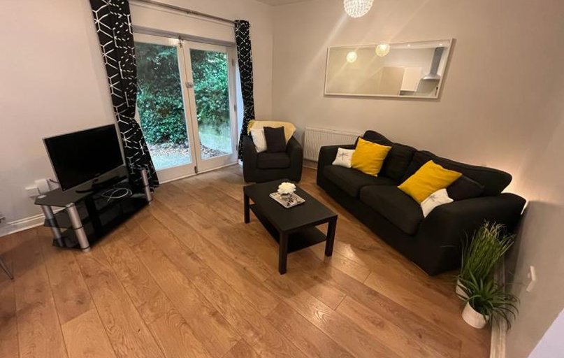 9 North Grange Road, Headingley, Leeds - Image 1