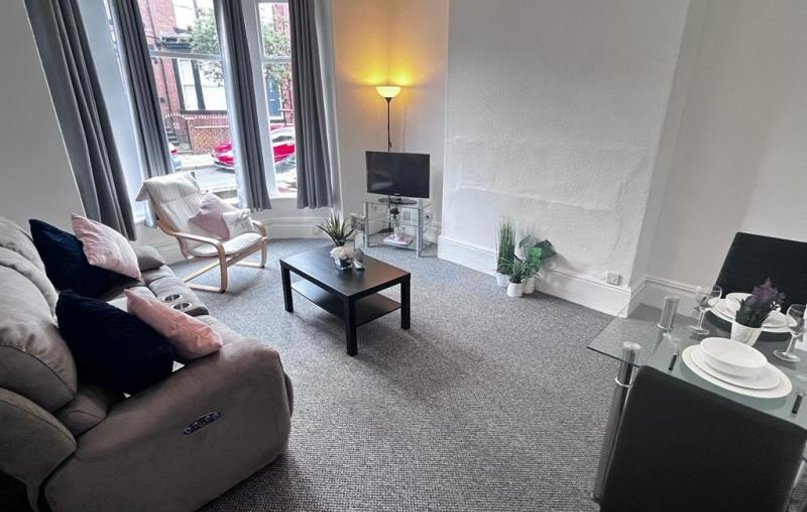 4a Brentwood Grove, Armley, Leeds - Image 1