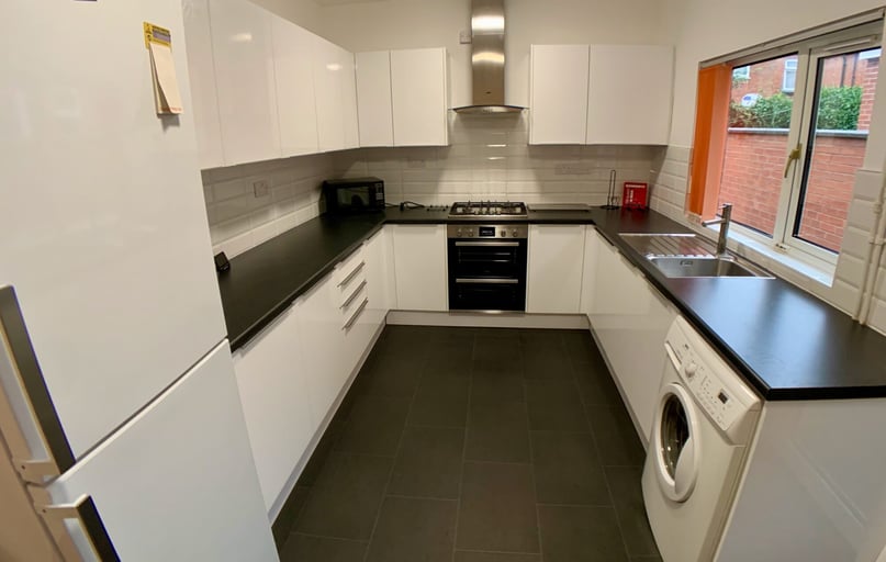 Evington Road, Clarendon Park, Leicester - Image 1