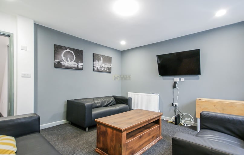 Hobart Croft, Birmingham - Image 1