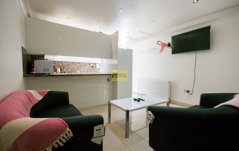 Harrow Road, Selly Oak, Birmingham - Image 1