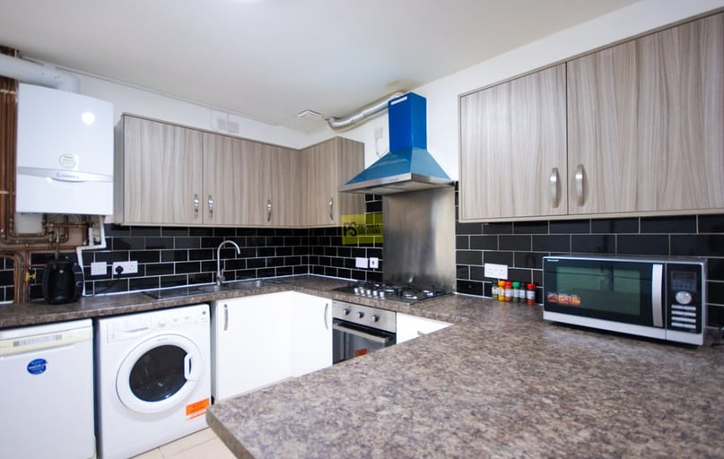 Dawlish Road, Selly Oak, Birmingham - Image 1