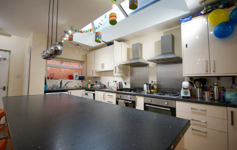 Harrow Road, Selly Oak, Birmingham - Image 1