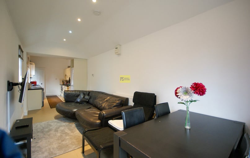 Pershore Road, Selly Park, Birmingham - Image 1