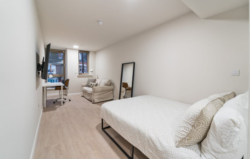 Bournbrook, Selly Oak, Birmingham - Image 1