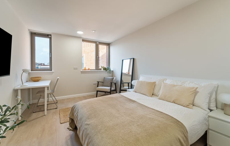 Selly Oak, Birmingham - Image 1