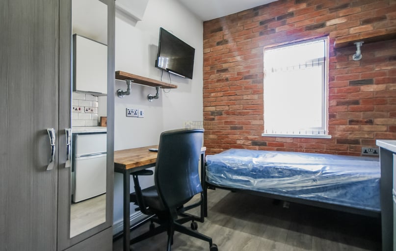 664 Pershore Road, Selly Park, Birmingham - Image 1