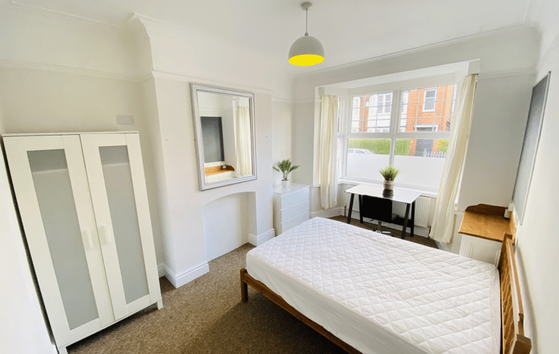 Howard Road, Clarendon Park, Leicester - Image 1