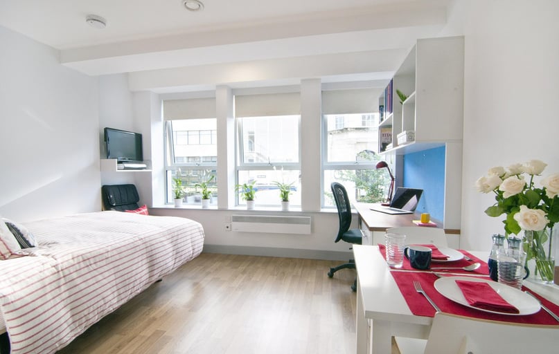 Premium, Unilife High Street, 12-14 High Street, City Centre, Southampton - Image 1