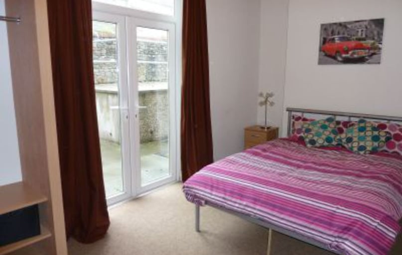St James Crescent, Uplands, Mount Pleasant, Swansea - Image 1