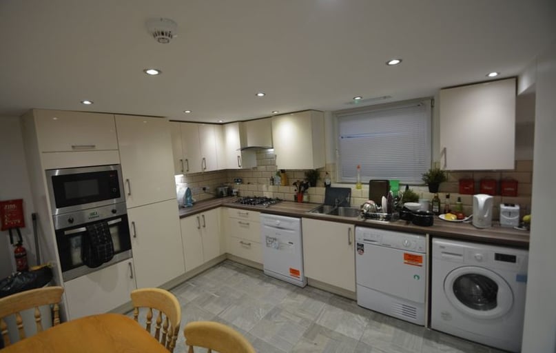 Wetherby Grove, Burley, Leeds - Image 1