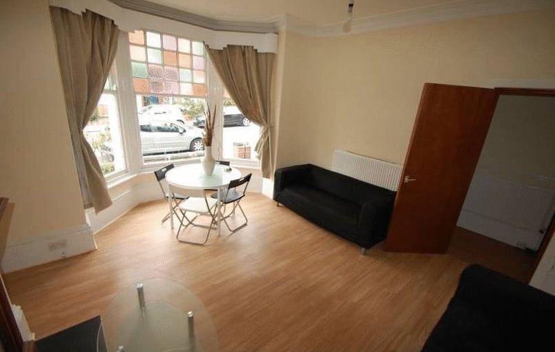 St. Michaels Terrace, Headingley, Leeds - Image 1