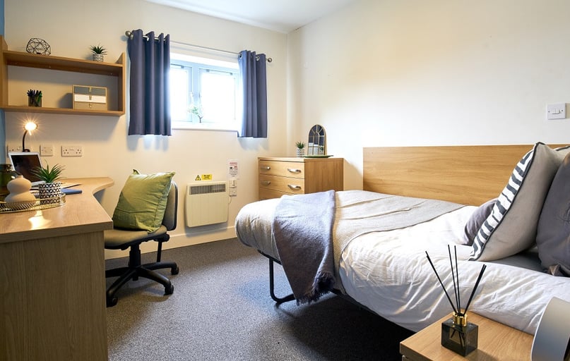 Classic Ensuite, Barker House, Shield Street, Shieldfield, Newcastle - Image 1