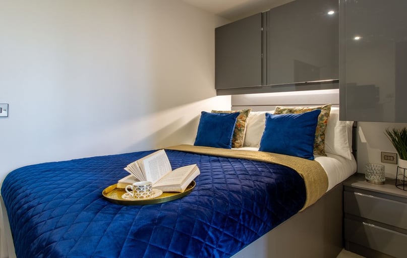 Deluxe Balcony Studio, The Residence, St Columbas Close, City Centre, Coventry - Image 1