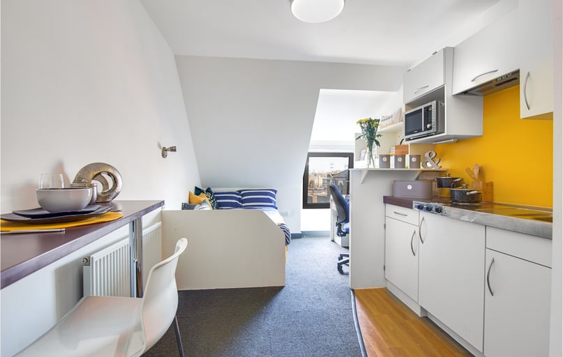 Bronze Studio, Fulham Palace Studios, 168-188 Fulham Palace Road, Hammersmith, London - Image 1