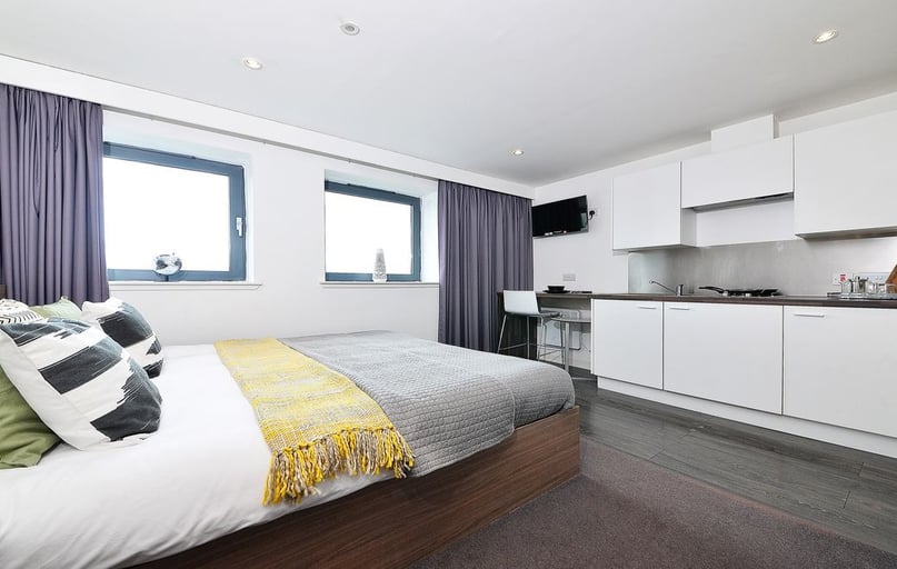 Classic Studio, Gallery Apartments, 2 Port Dundas Place, City Centre, Glasgow - Image 1