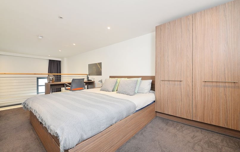 Split Level Studio, Gallery Apartments, 2 Port Dundas Place, City Centre, Glasgow - Image 1