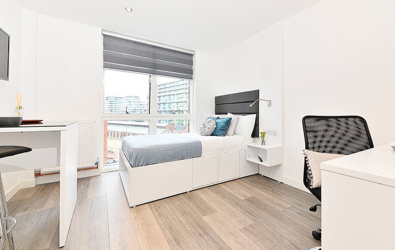 Large Classic Studio, Miura, 33 Curzon Street, City Centre, Nottingham - Image 1