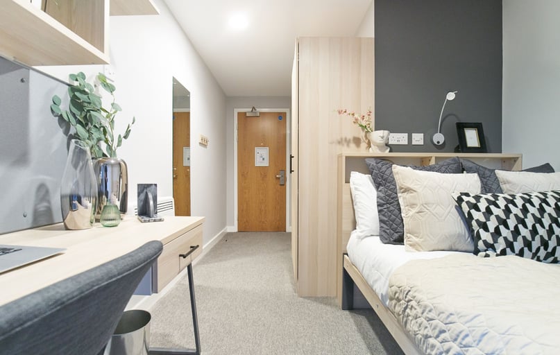 Standard Ensuite, Straits Village, 123 Huntingdon Street, The Old Meadows, Nottingham - Image 1
