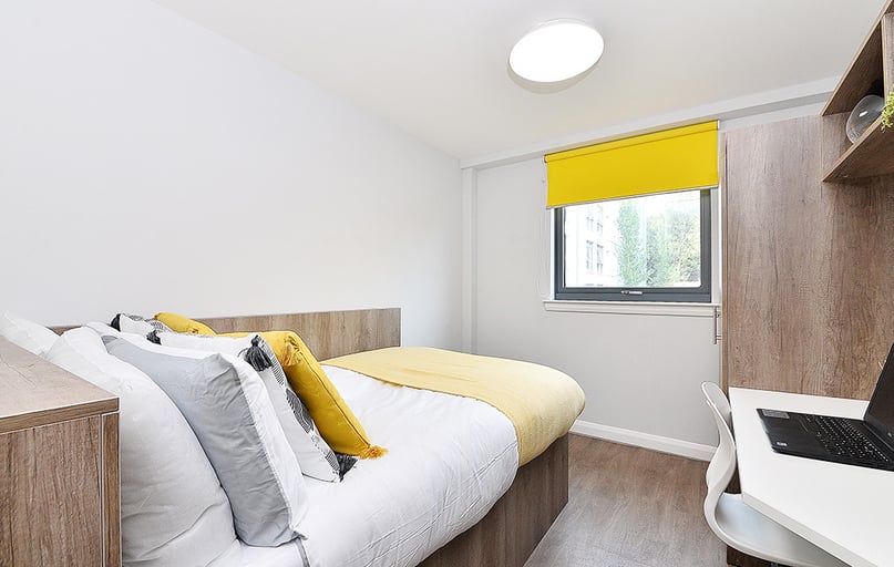 Silver En Suite, The Mill House, 400 Gorgie Road, Gorgie, Edinburgh - Image 1