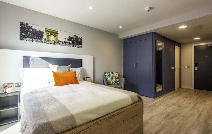 Bedroom with en-suite