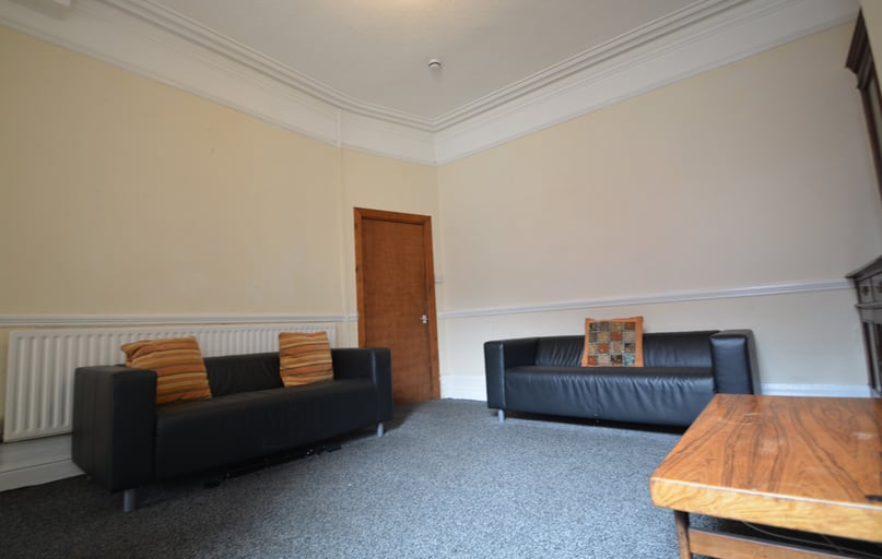 Brudenell Road, Hyde Park, Leeds - Image 1