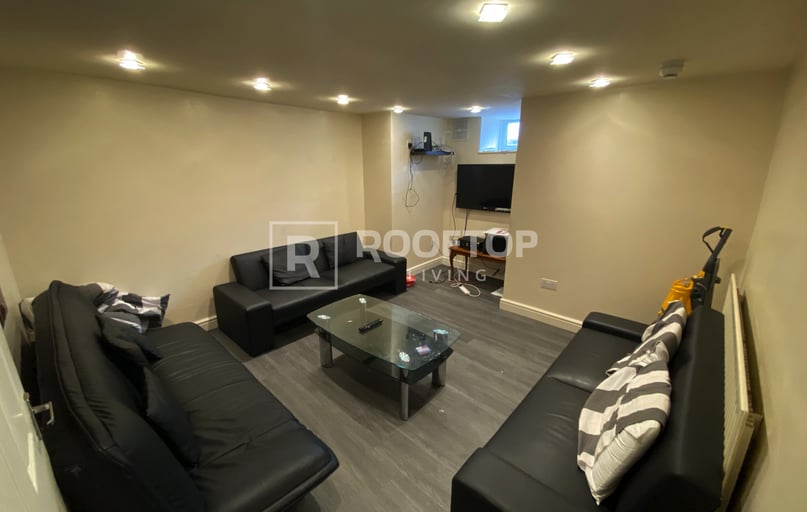 Mayville Avenue, Hyde Park, Leeds - Image 1