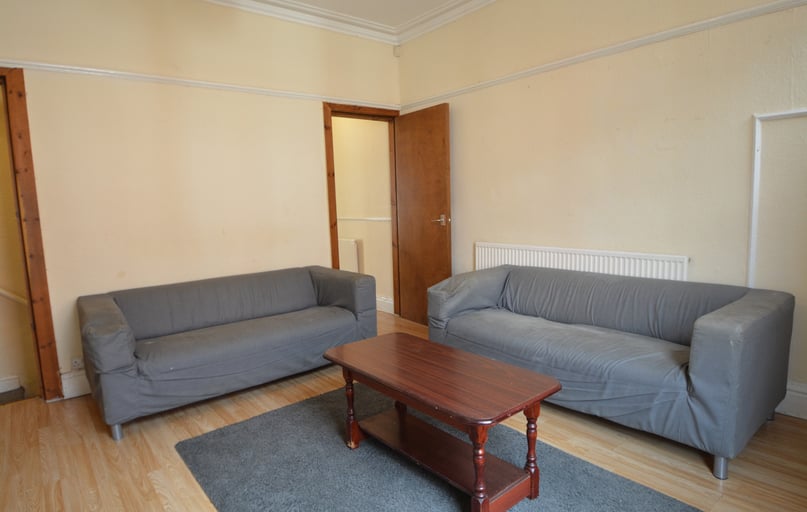 Hessle Place, Hyde Park, Leeds - Image 1