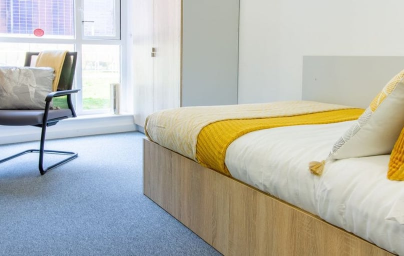 Large Classic Ensuite, The Croft, Cathedral Road, City Centre, Derby - Image 1