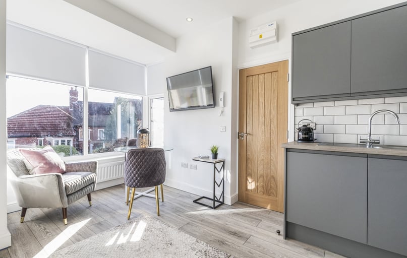 Knowle Mount, Burley, Leeds - Image 1