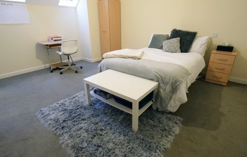 4 Bed Apartment, Hassells Bridge Apartments, 3 Hassell Street, City Centre, Newcastle under Lyme - Image 1