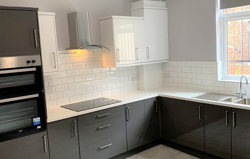 Delph Mount, Rampart Road, Leeds - Image 1