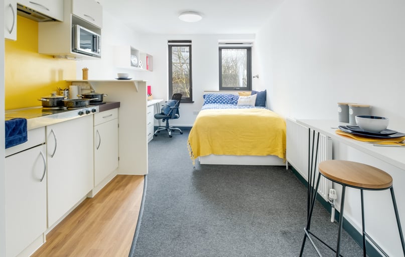 Silver Studio, Fulham Palace Studios, 168-188 Fulham Palace Road, Hammersmith, London - Image 1