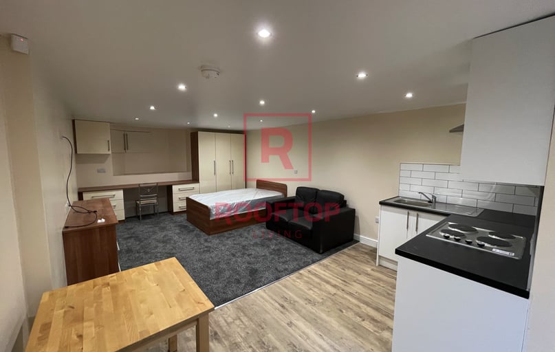 Back Brudenell Grove, Headingley, Leeds - Image 1