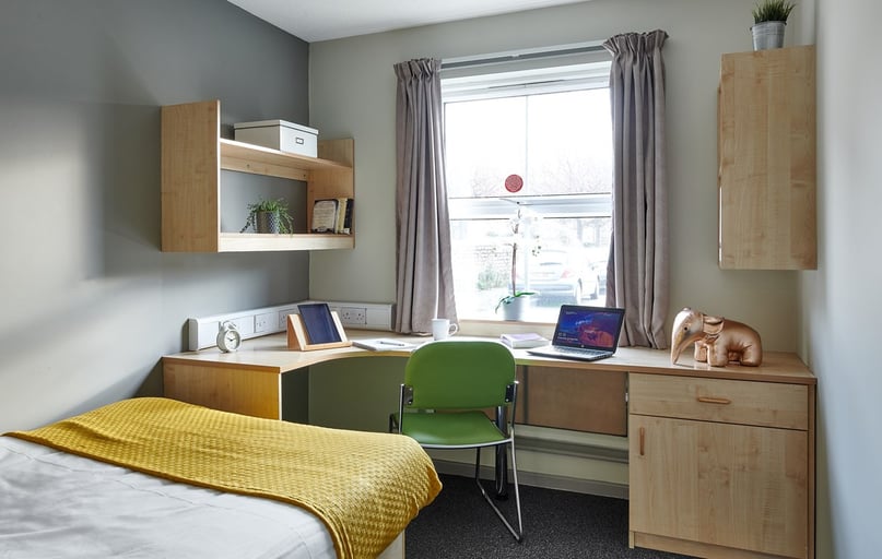 Classic Plus En-suite, Firth Point, 100 Firth Street, City Centre, Huddersfield - Image 1