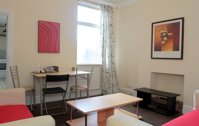 Thurlow Road, Clarendon Park, Leicester - Image 1