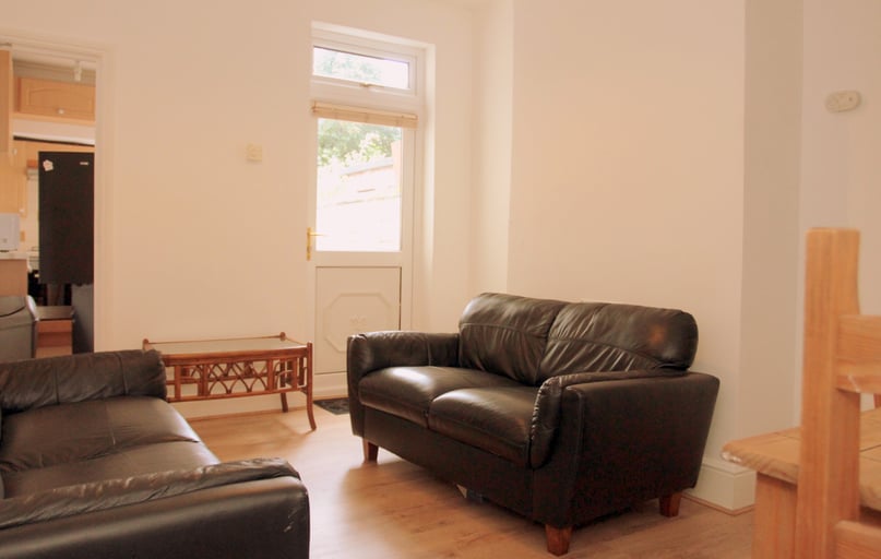 Queens Road, Clarendon Park, Leicester - Image 1