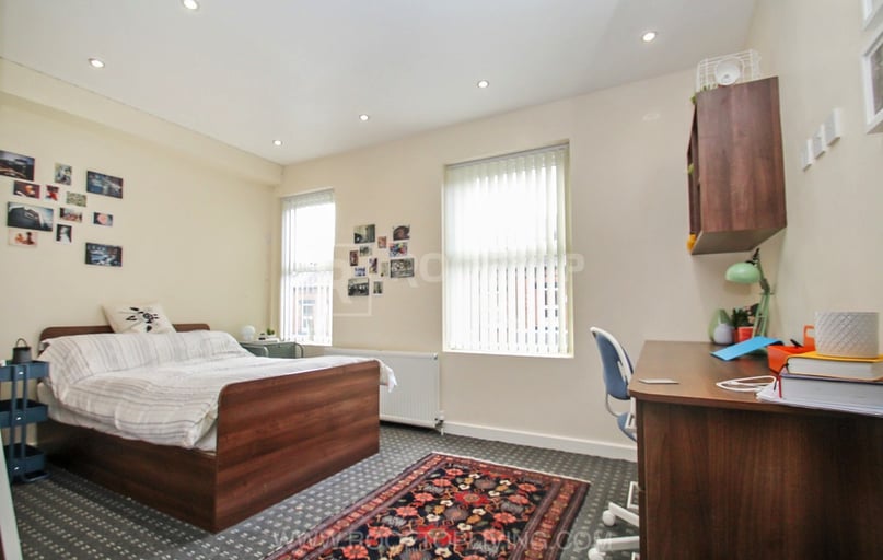 Hessle Mount, Hyde Park, Leeds - Image 1