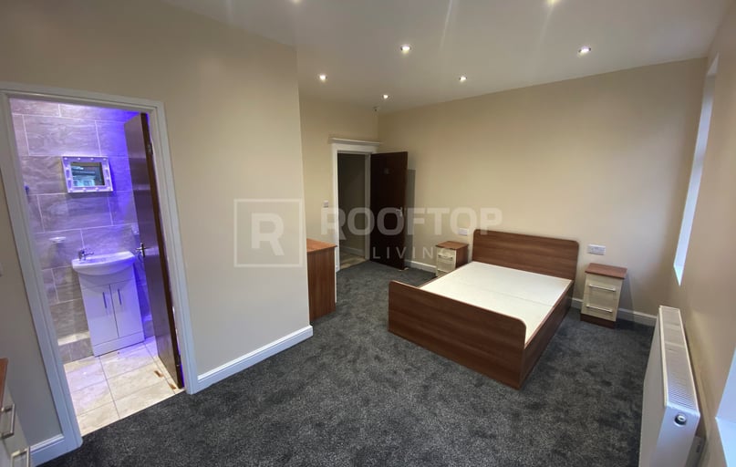St. Michaels Villas, Headingley, Leeds - Image 1