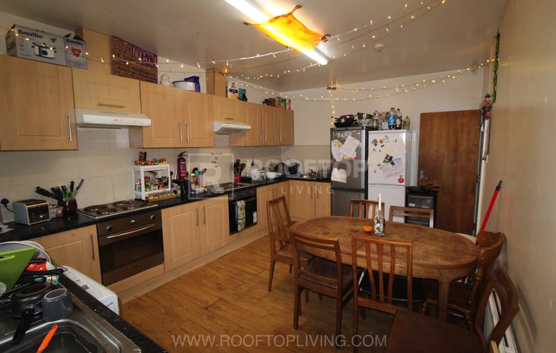 Regent Park Terrace, Rampart Road, Leeds - Image 1