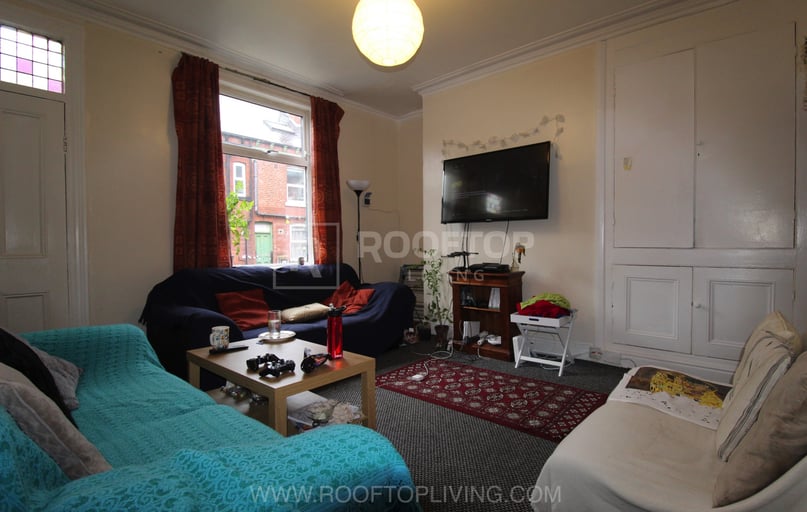 Hessle Place, Hyde Park, Leeds - Image 1