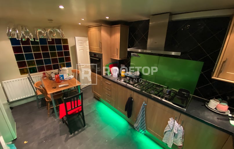 Chestnut Avenue, Hyde Park, Leeds - Image 1